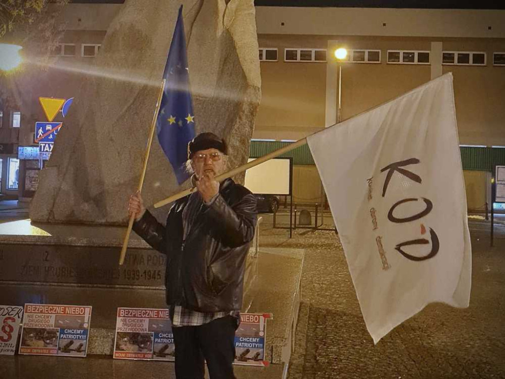 Hrubieszów: Pikieta w sprawie bezpiecznego nieba [ZDJĘCIA]