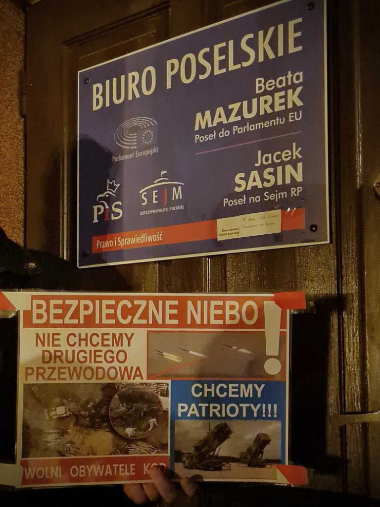 Hrubieszów: Pikieta w sprawie bezpiecznego nieba [ZDJĘCIA]