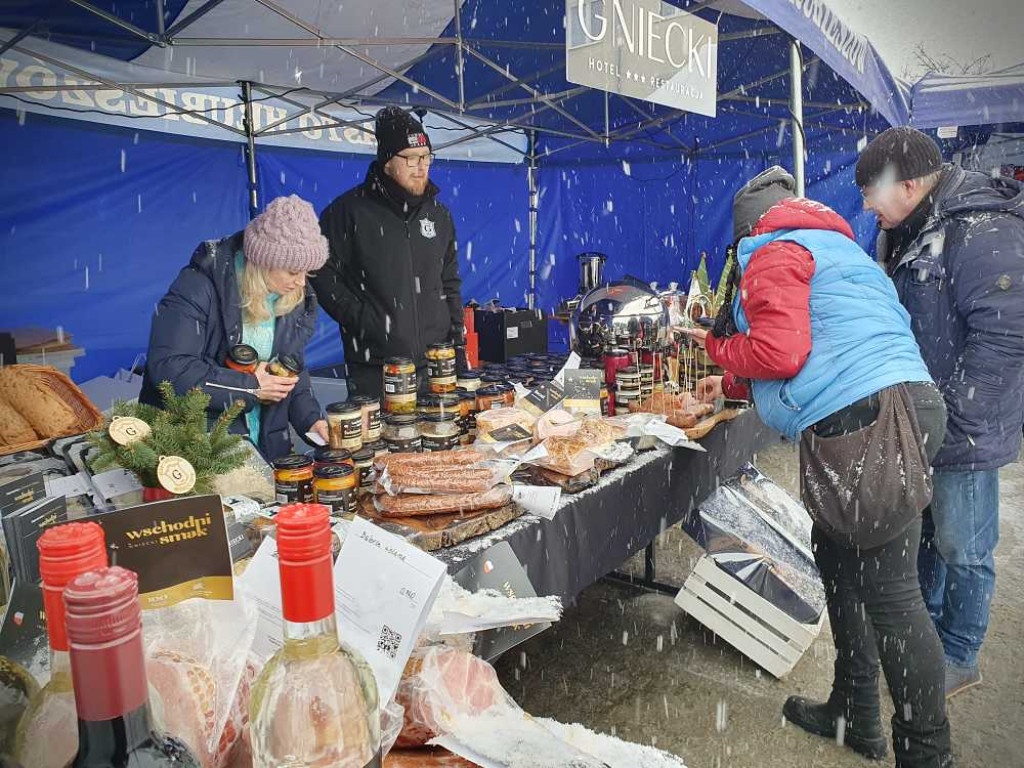 Kiermasz świąteczny na hrubieszowskim Rynku [ZDJĘCIA]