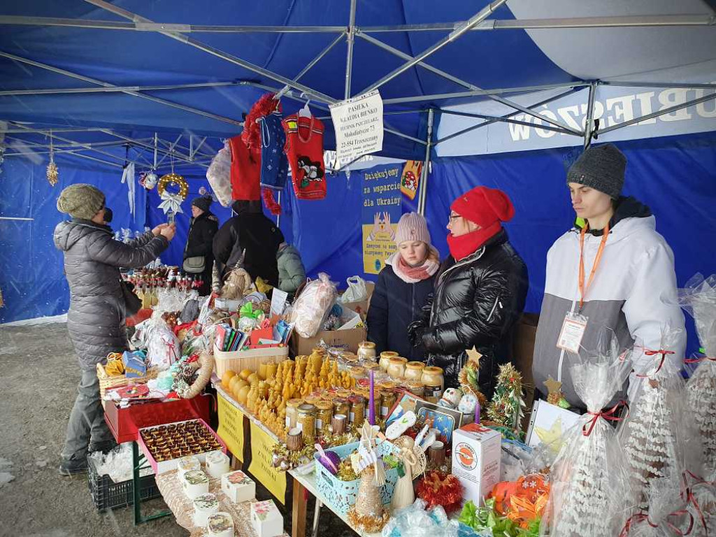 Kiermasz świąteczny na hrubieszowskim Rynku [ZDJĘCIA]