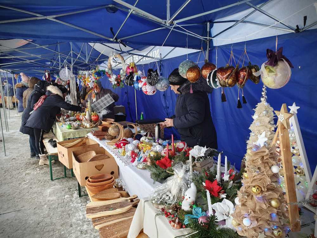 Kiermasz świąteczny na hrubieszowskim Rynku [ZDJĘCIA]