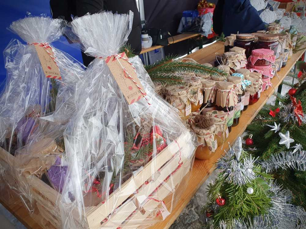 Kiermasz świąteczny na hrubieszowskim Rynku [ZDJĘCIA]
