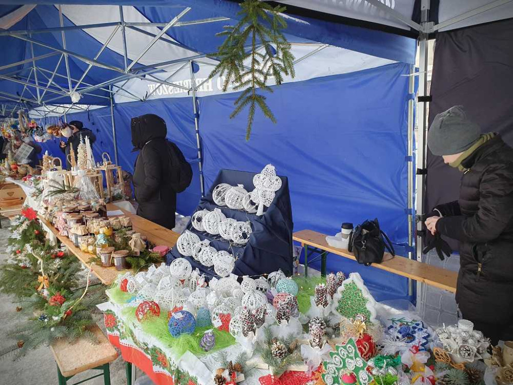 Kiermasz świąteczny na hrubieszowskim Rynku [ZDJĘCIA]