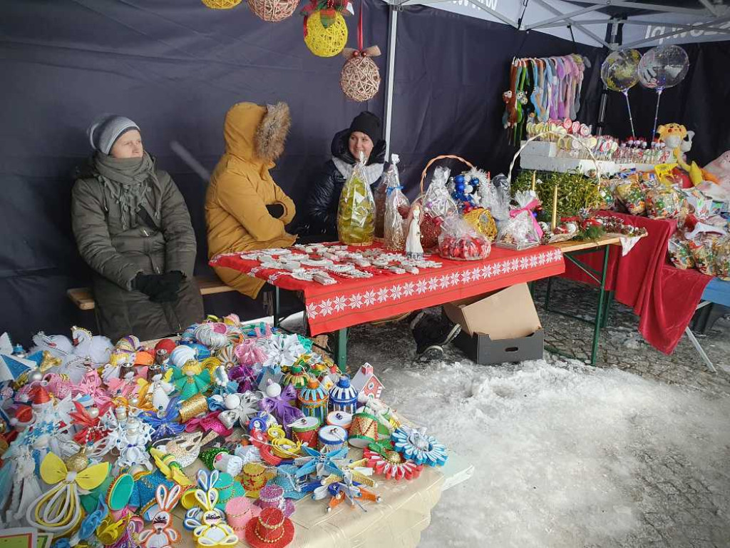 Kiermasz świąteczny na hrubieszowskim Rynku [ZDJĘCIA]