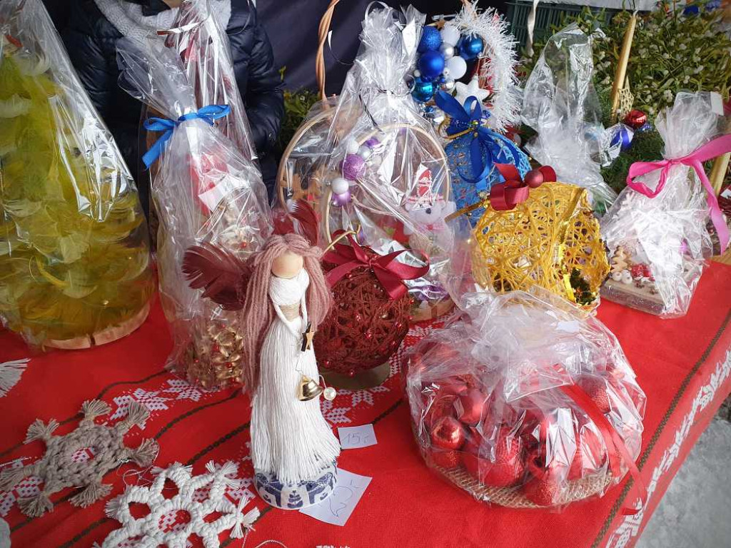 Kiermasz świąteczny na hrubieszowskim Rynku [ZDJĘCIA]