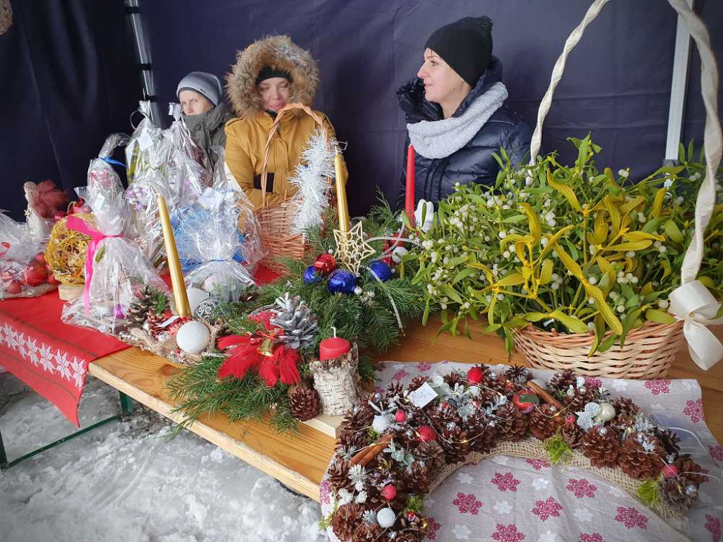 Kiermasz świąteczny na hrubieszowskim Rynku [ZDJĘCIA]