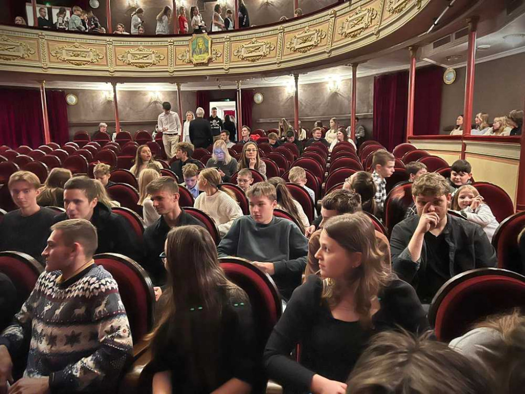 Hrubieszów: Mikołajki w teatrze i na kręgielni [ZDJĘCIA]