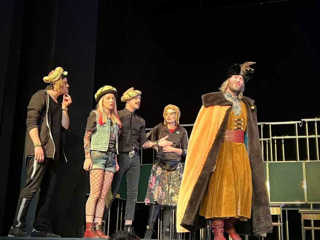 Hrubieszów: Mikołajki w teatrze i na kręgielni [ZDJĘCIA]