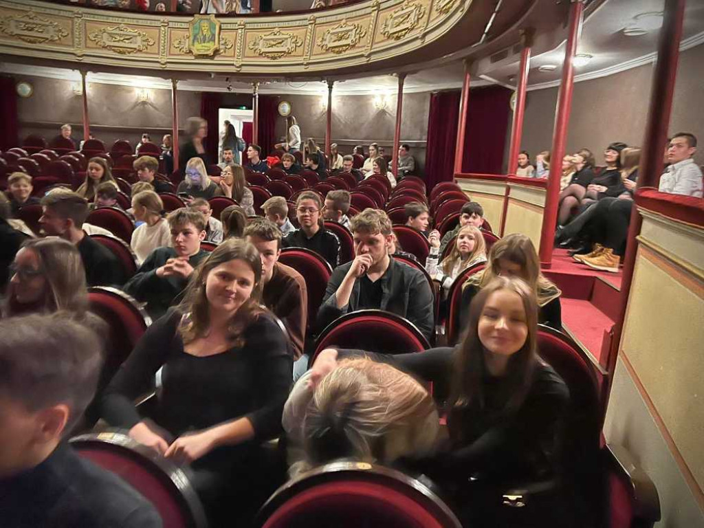 Hrubieszów: Mikołajki w teatrze i na kręgielni [ZDJĘCIA]