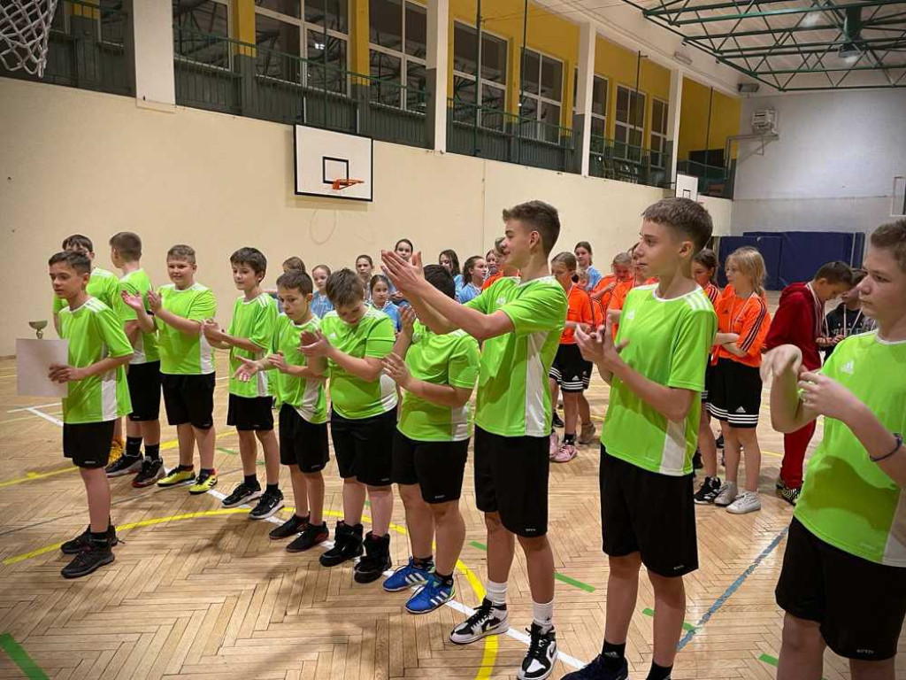 Gwiazdkowy turniej koszykówki [ZDJĘCIA]