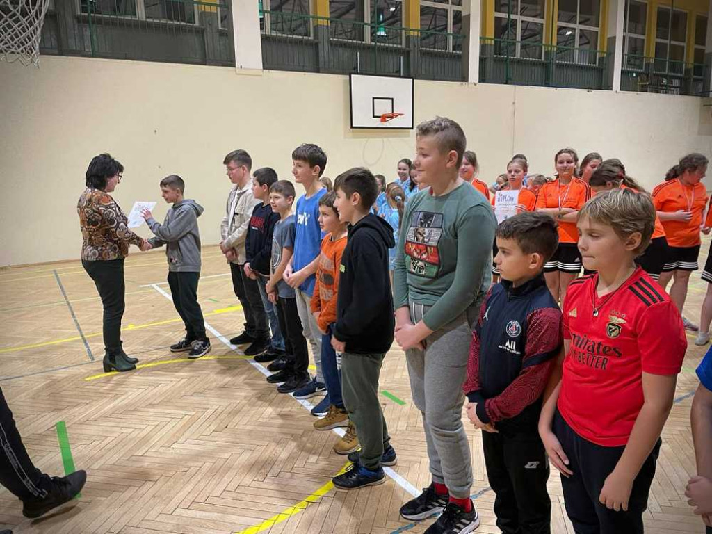 Gwiazdkowy turniej koszykówki [ZDJĘCIA]