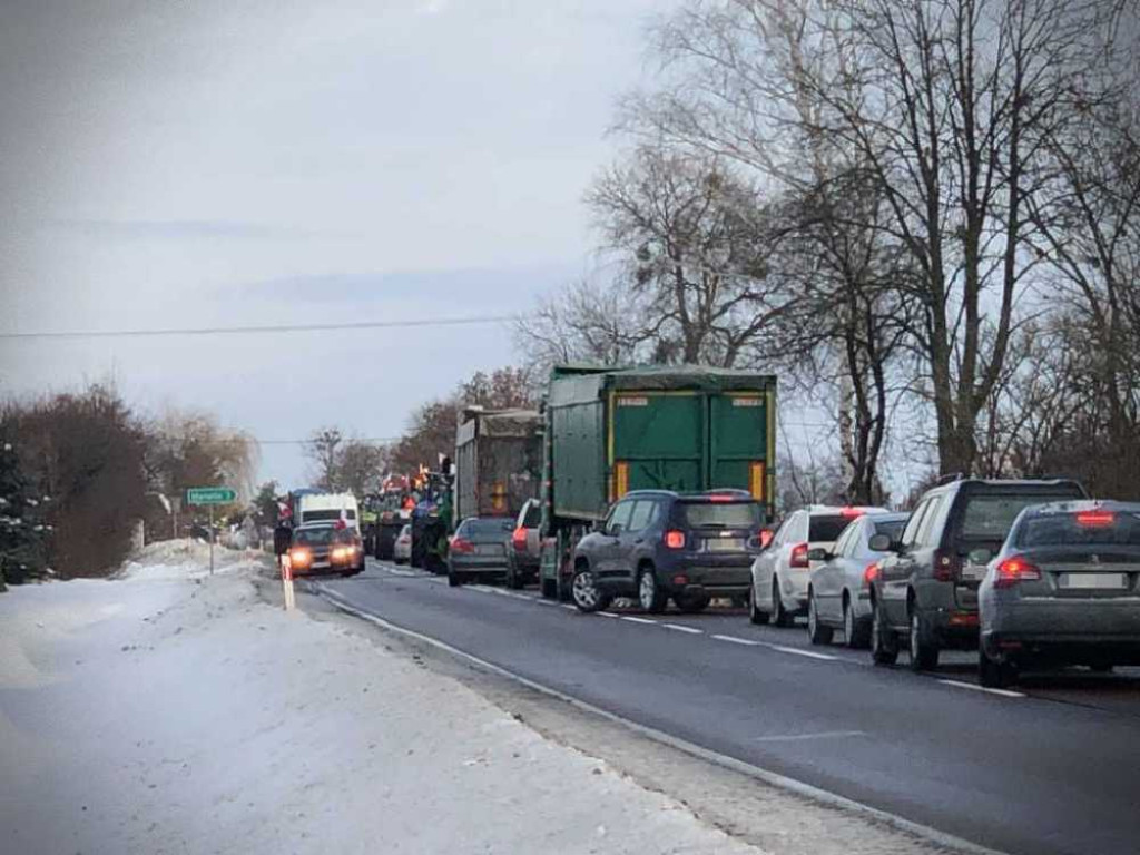 Hrubieszów: Trwa protest rolników. Uwaga! Utrudnienia w ruchu [ZDJĘCIA]