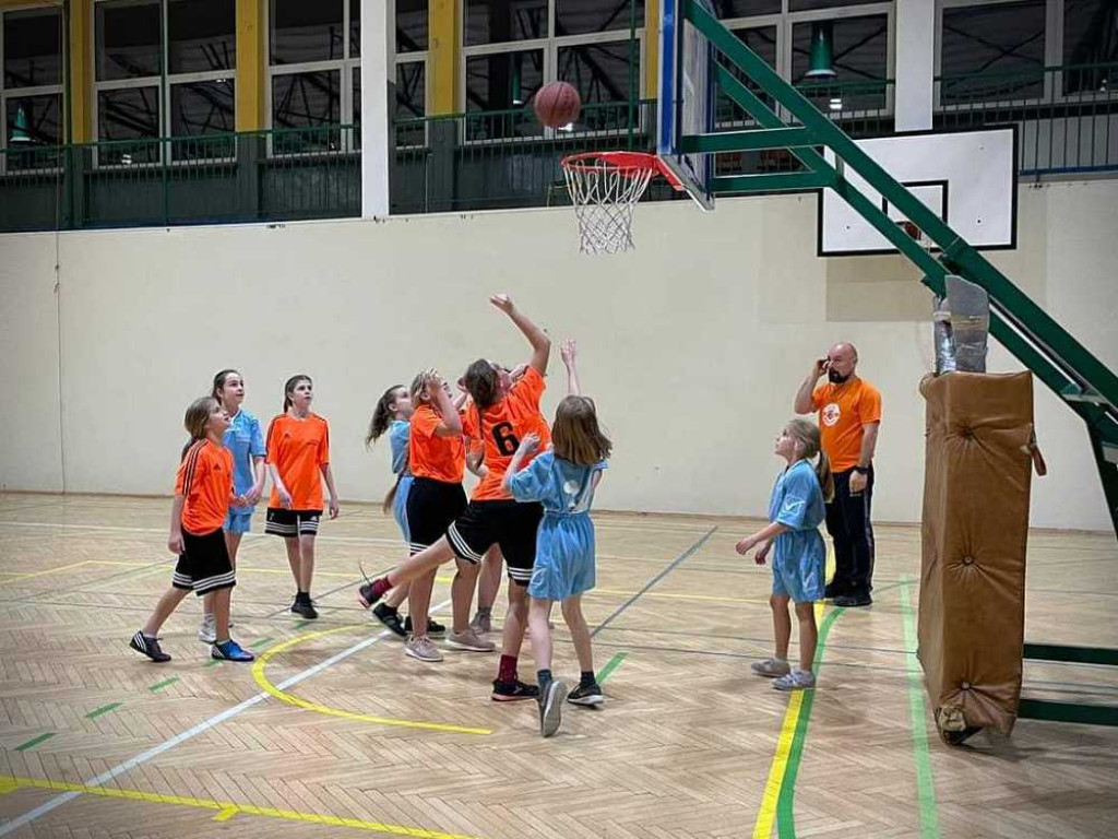 Gwiazdkowy turniej koszykówki [ZDJĘCIA]