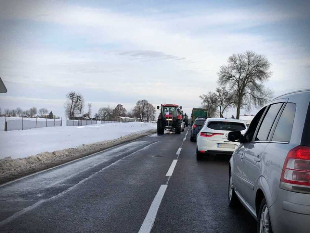 Hrubieszów: Trwa protest rolników. Uwaga! Utrudnienia w ruchu [ZDJĘCIA]