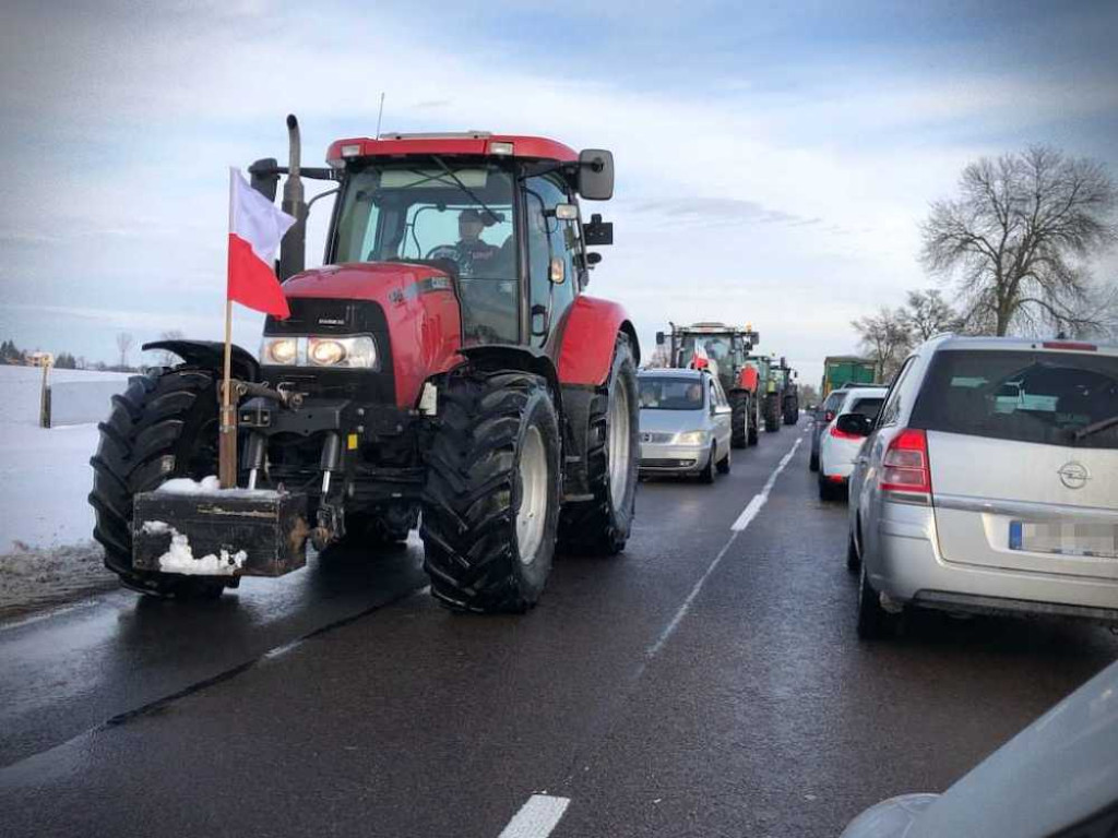 Hrubieszów: Trwa protest rolników. Uwaga! Utrudnienia w ruchu [ZDJĘCIA]
