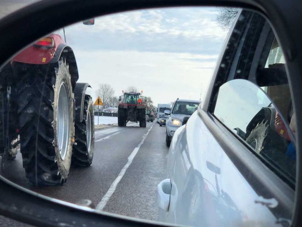 Hrubieszów: Trwa protest rolników. Uwaga! Utrudnienia w ruchu [ZDJĘCIA]