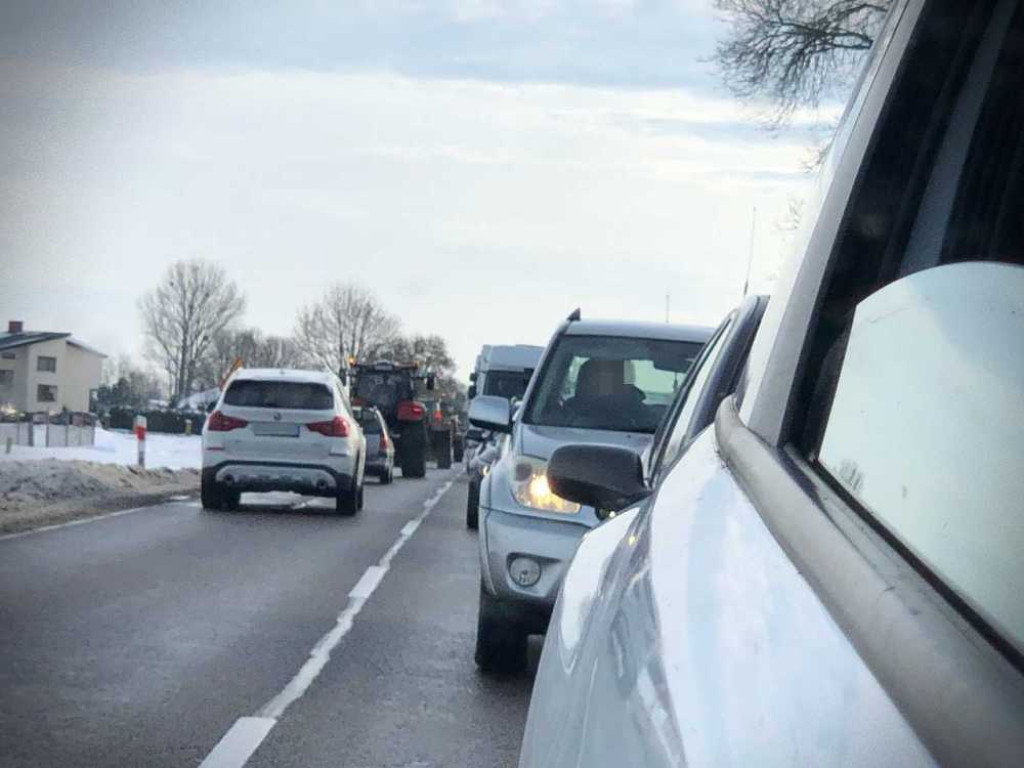 Hrubieszów: Trwa protest rolników. Uwaga! Utrudnienia w ruchu [ZDJĘCIA]