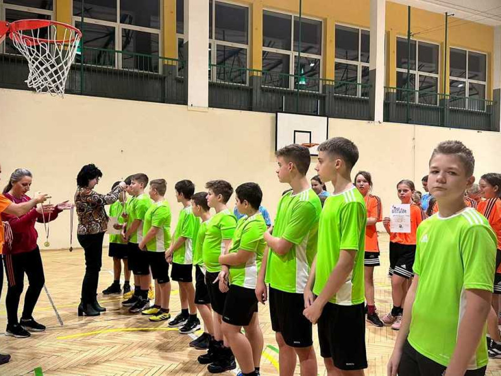 Gwiazdkowy turniej koszykówki [ZDJĘCIA]