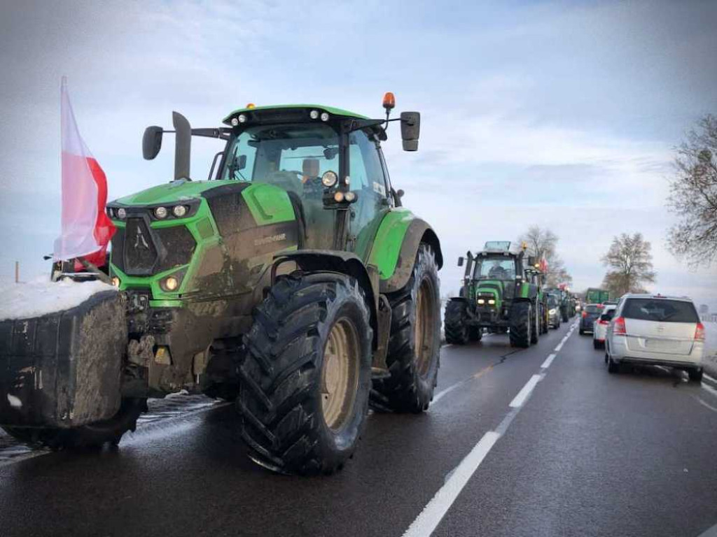 Hrubieszów: Trwa protest rolników. Uwaga! Utrudnienia w ruchu [ZDJĘCIA]