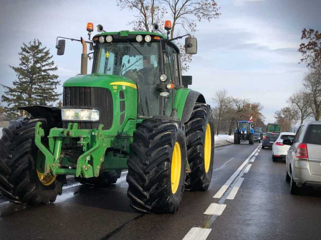 Hrubieszów: Trwa protest rolników. Uwaga! Utrudnienia w ruchu [ZDJĘCIA]