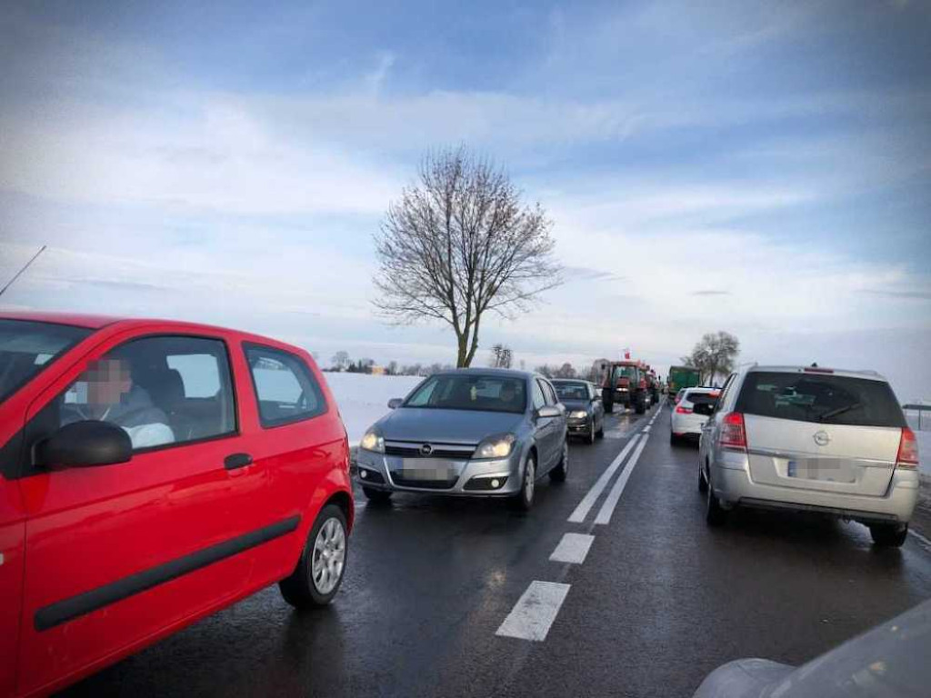 Hrubieszów: Trwa protest rolników. Uwaga! Utrudnienia w ruchu [ZDJĘCIA]