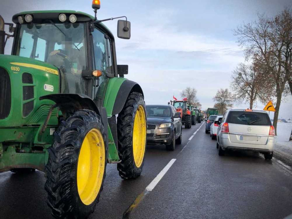 Hrubieszów: Trwa protest rolników. Uwaga! Utrudnienia w ruchu [ZDJĘCIA]