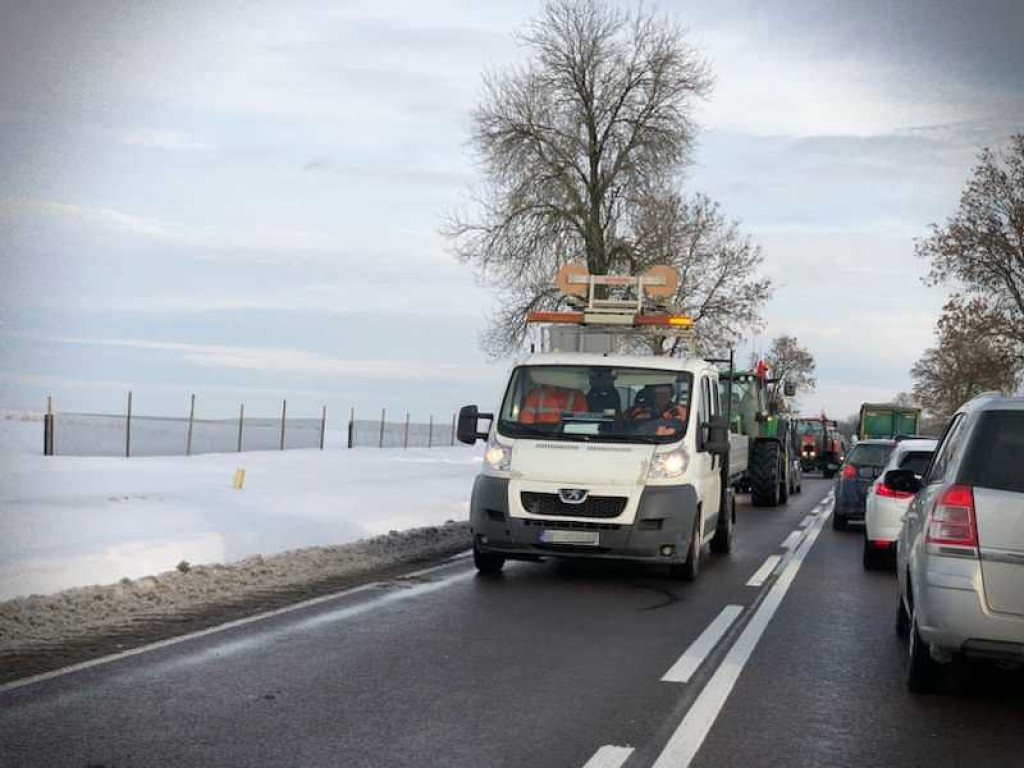 Hrubieszów: Trwa protest rolników. Uwaga! Utrudnienia w ruchu [ZDJĘCIA]