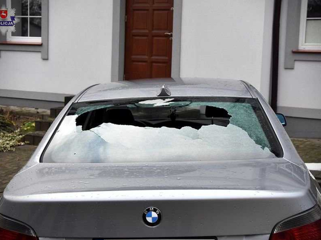 Zabarykadował się w domu i strzelał do sąsiadów. Ujęli go antyterroryści [ZDJĘCIA, WIDEO]