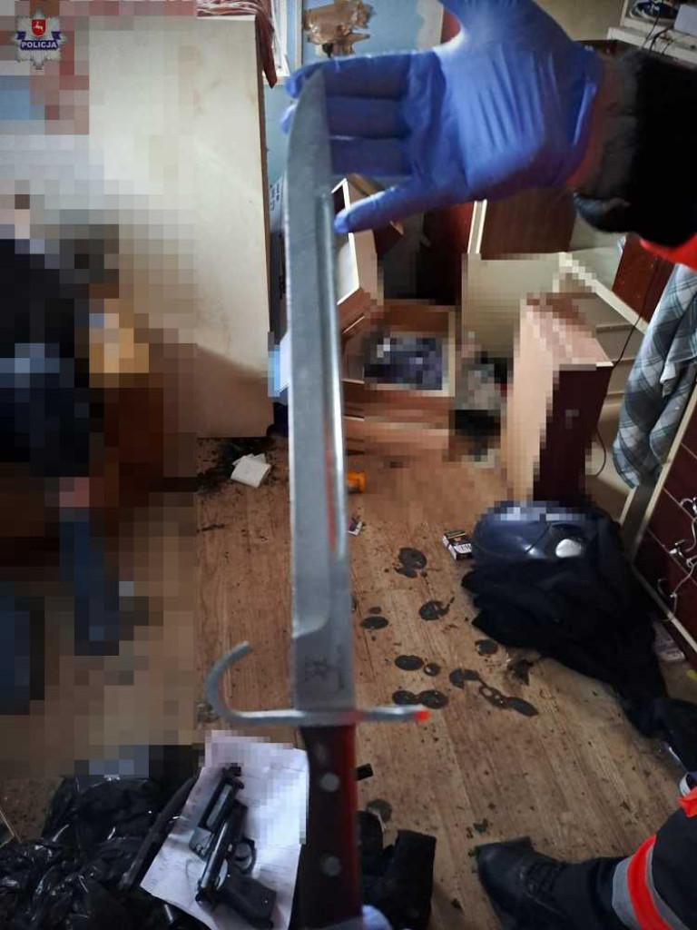 Zabarykadował się w domu i strzelał do sąsiadów. Ujęli go antyterroryści [ZDJĘCIA, WIDEO]
