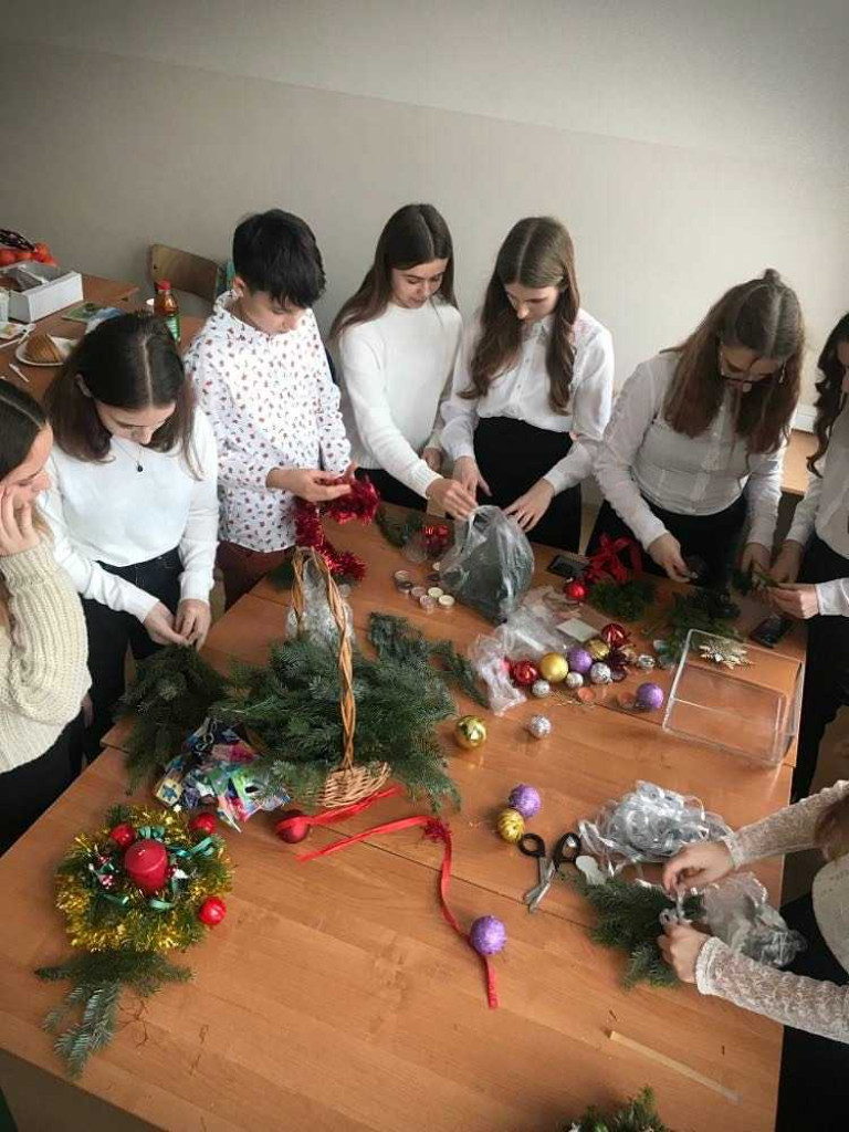 Hrubieszów: Wolontariusze pamiętają o seniorach i osobach samotnych! [ZDJĘCIA]