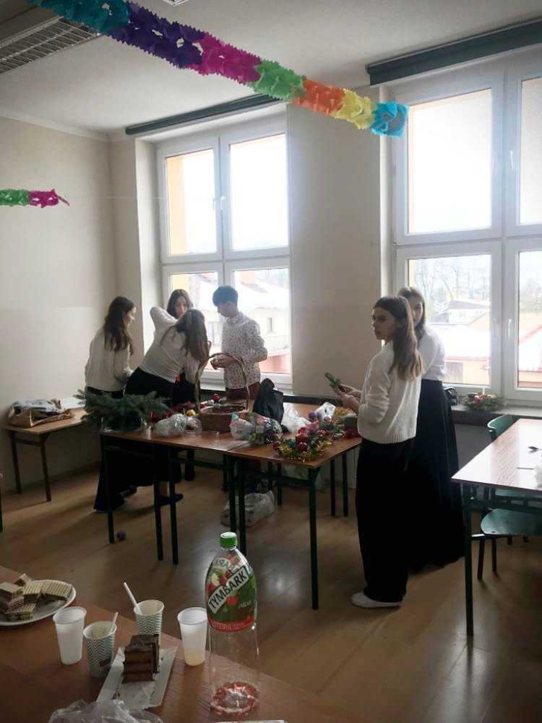 Hrubieszów: Wolontariusze pamiętają o seniorach i osobach samotnych! [ZDJĘCIA]