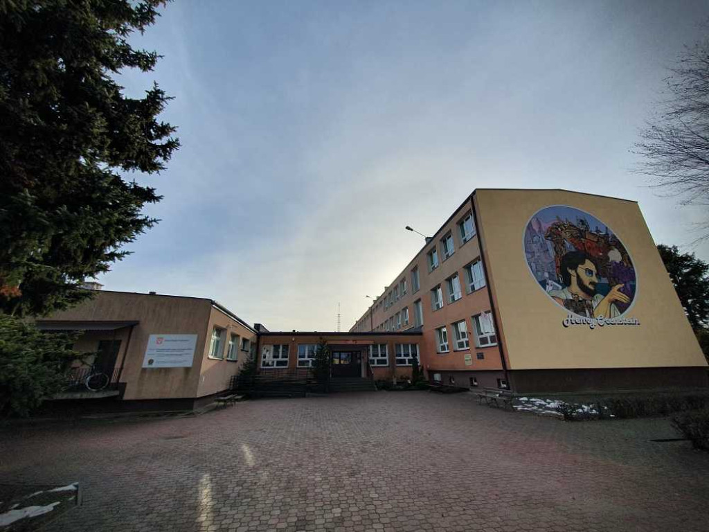 Mural na hrubieszowskiej Trójce [ZDJĘCIA]