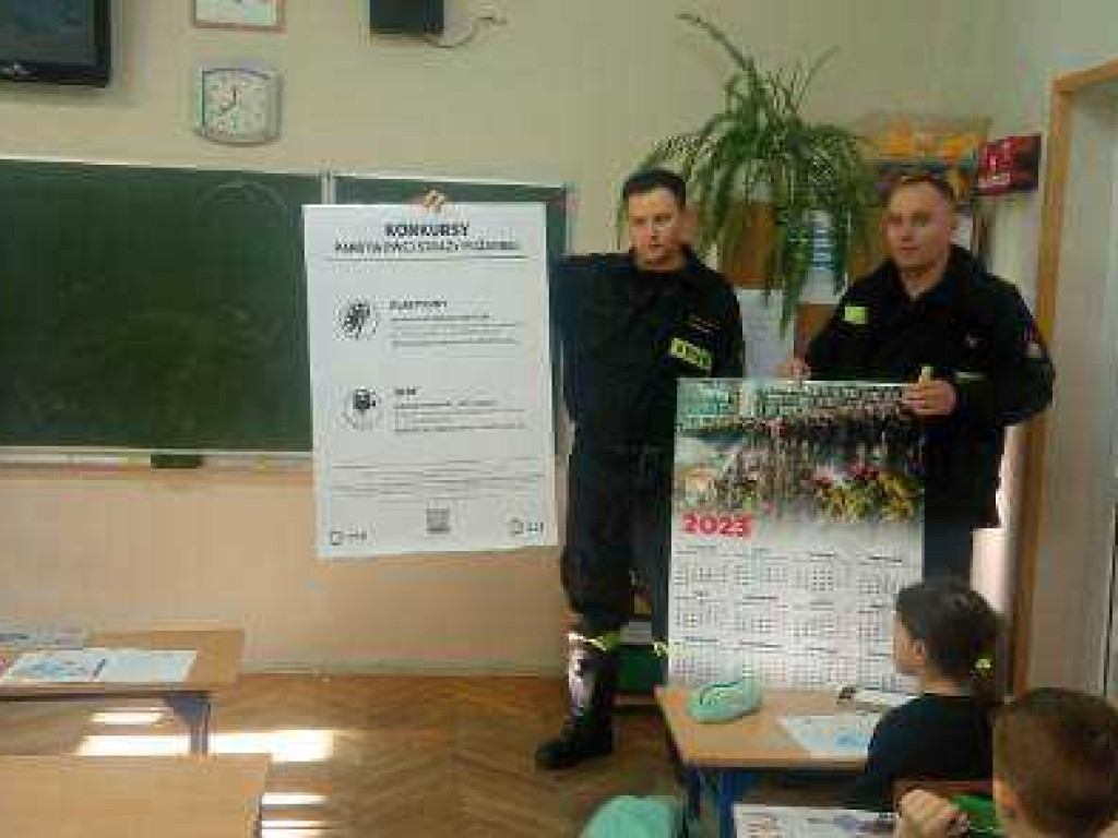 Hrubieszów: Aby ferie były bezpieczne. Strażacy w podstawówkach [ZDJĘCIA]