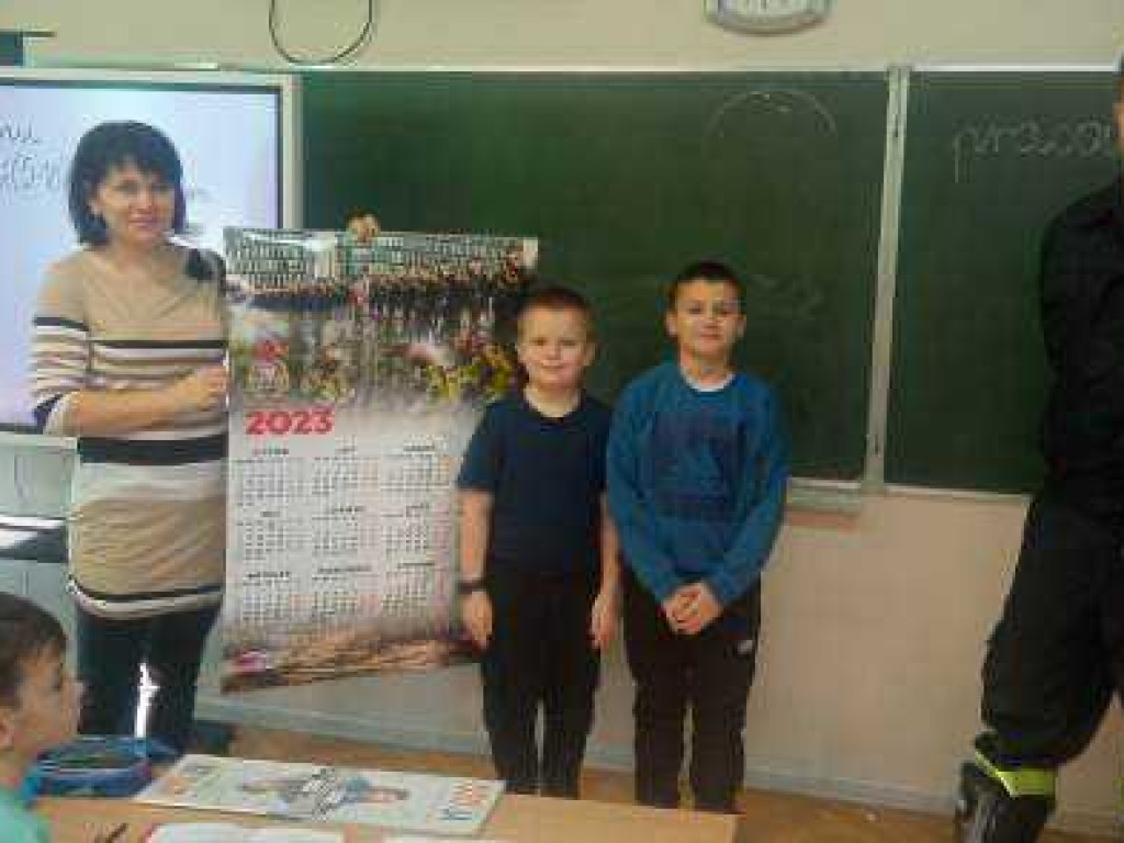 Hrubieszów: Aby ferie były bezpieczne. Strażacy w podstawówkach [ZDJĘCIA]