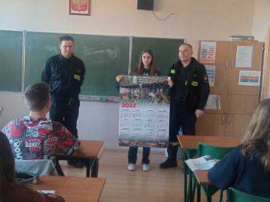Hrubieszów: Aby ferie były bezpieczne. Strażacy w podstawówkach [ZDJĘCIA]