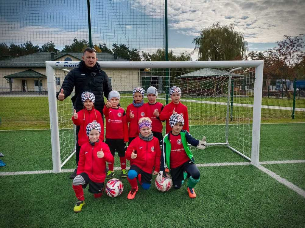 Piłkarska jesień 2022 GKS Huragan Hrubieszów. Akcja i grupy młodsze [ZDJĘCIA]