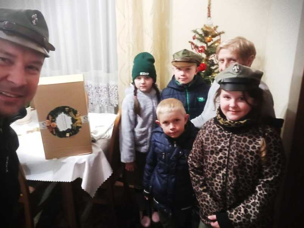 Uchanie: Zuchy i harcerze rozwieźli paczki dla Dzieci Zamojszczyzny [ZDJĘCIA]