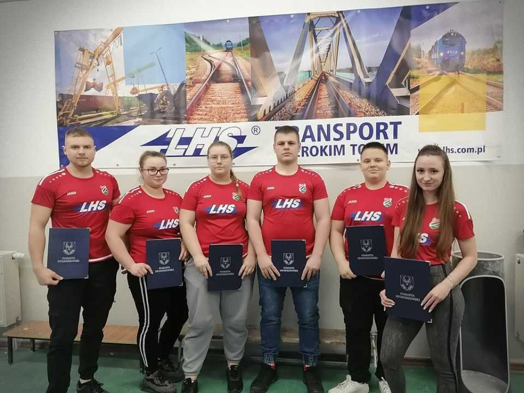 Podnoszenie ciężarów. Najwyższe osiągnięcia sezonu 2022