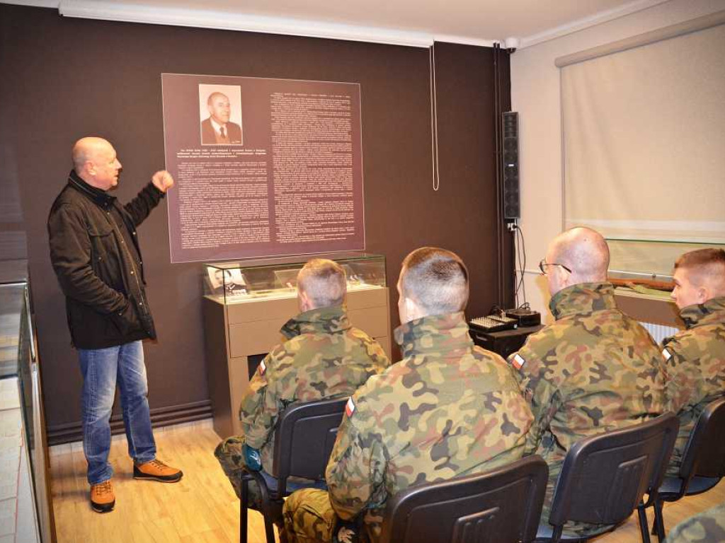 Poznali historię Hrubieszowa i AK. Bliskich zaprosili na przysięgę [ZDJĘCIA]