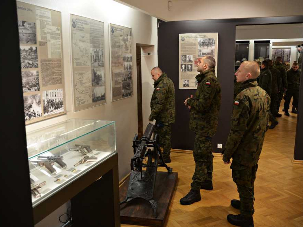Poznali historię Hrubieszowa i AK. Bliskich zaprosili na przysięgę [ZDJĘCIA]