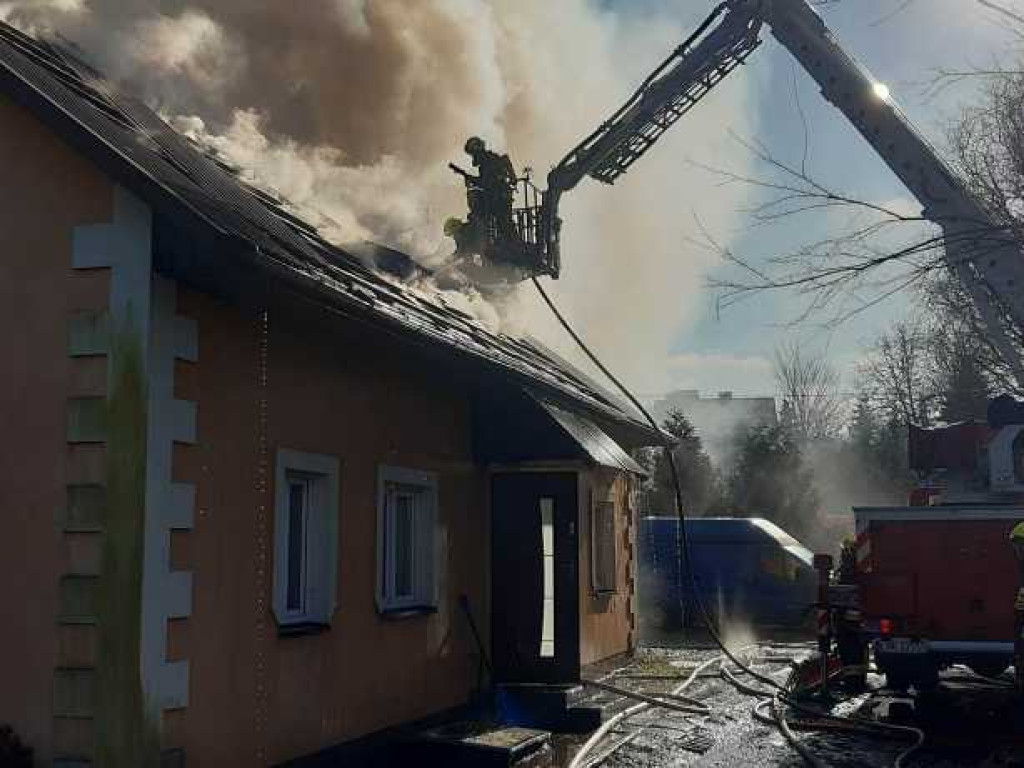Hrubieszów: Pożar budynku mieszkalnego przy ulicy Partyzantów [ZDJĘCIA]