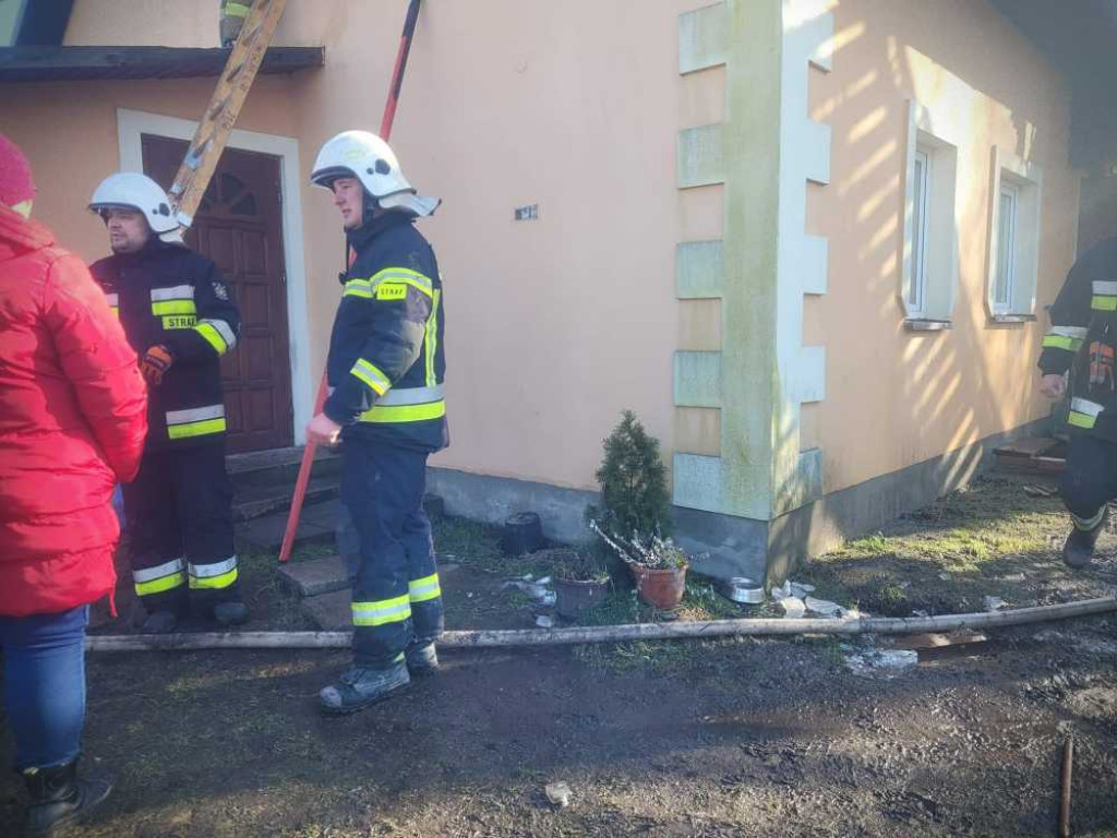 Hrubieszów: Pożar budynku mieszkalnego przy ulicy Partyzantów [ZDJĘCIA]