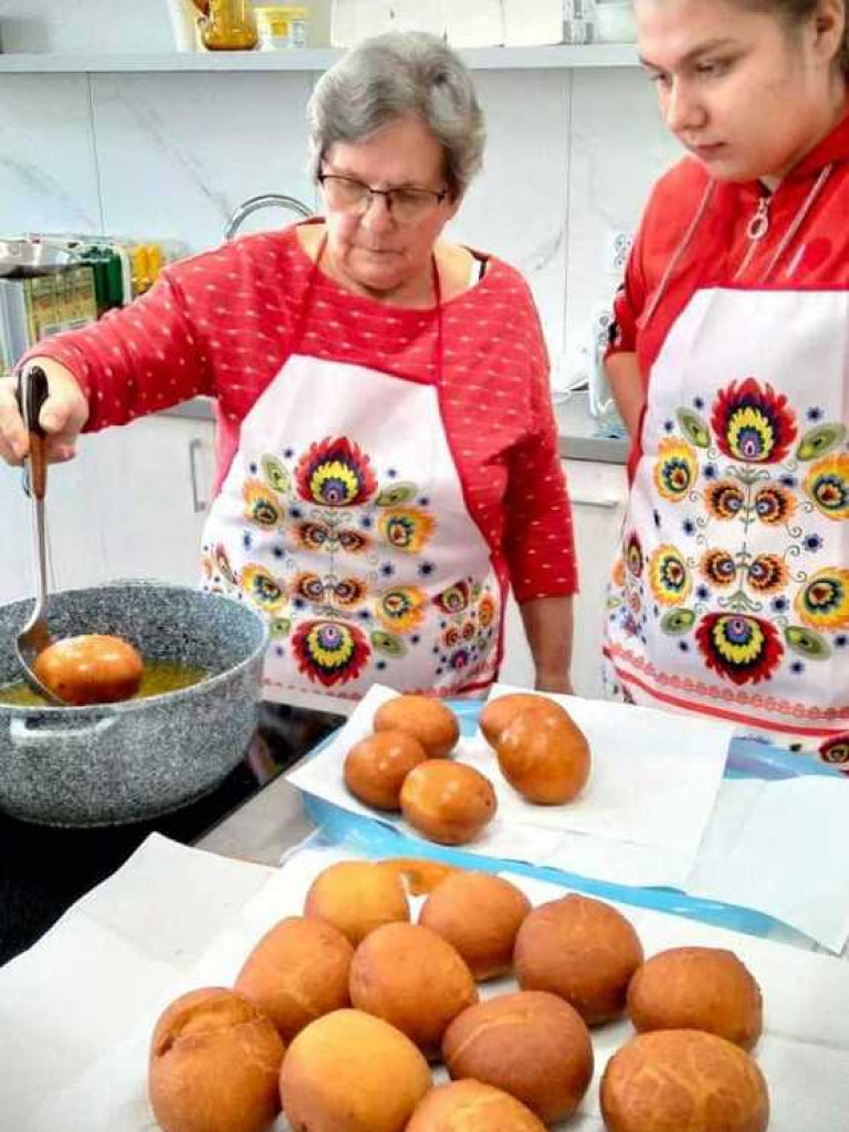 Hrubieszów: Międzypokoleniowy Tłusty Czwartek [ZDJĘCIA]