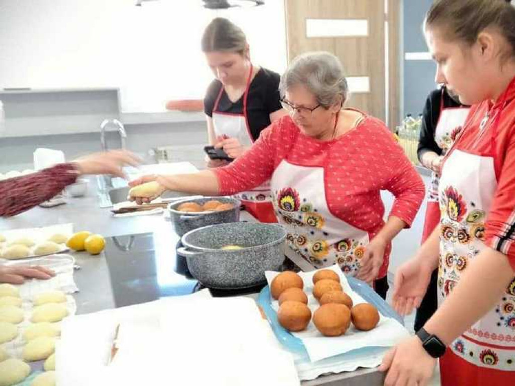 Hrubieszów: Międzypokoleniowy Tłusty Czwartek [ZDJĘCIA]