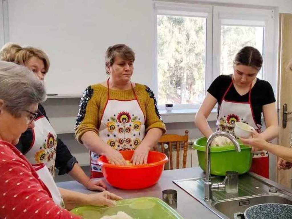 Hrubieszów: Międzypokoleniowy Tłusty Czwartek [ZDJĘCIA]