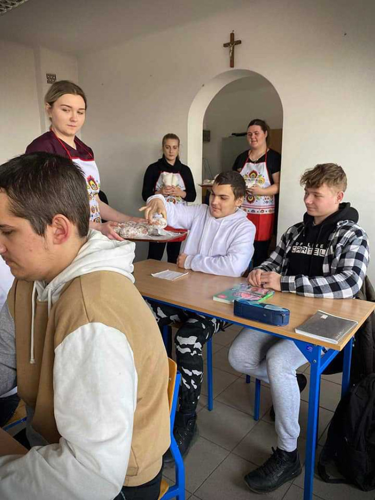 Hrubieszów: Międzypokoleniowy Tłusty Czwartek [ZDJĘCIA]