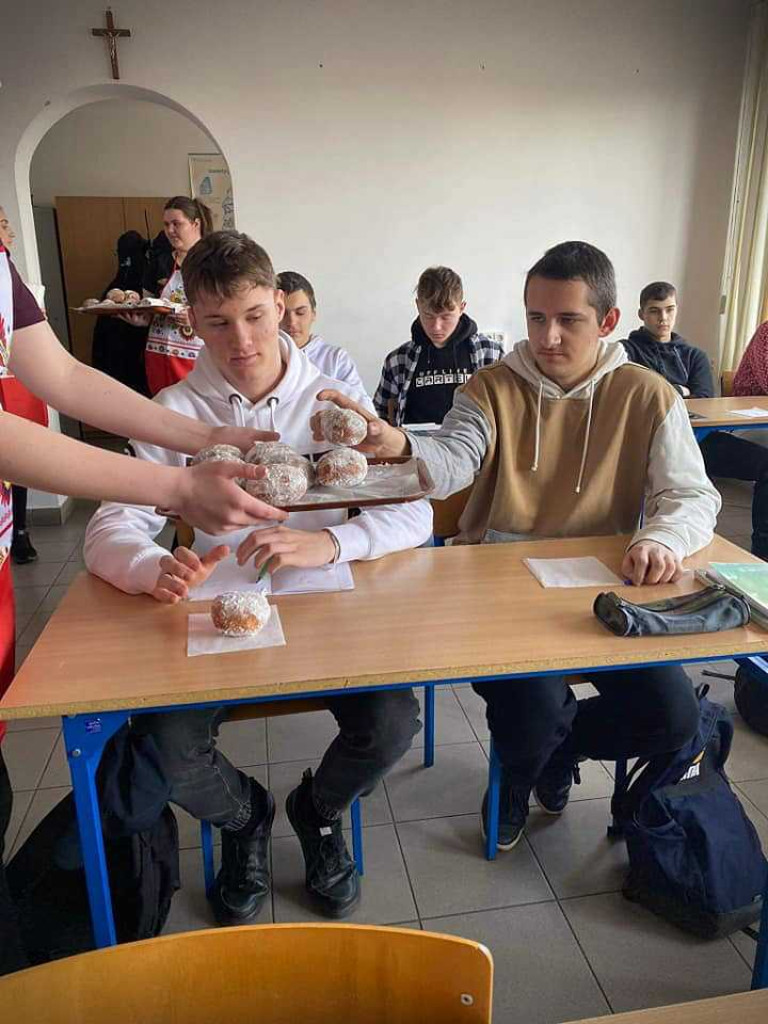 Hrubieszów: Międzypokoleniowy Tłusty Czwartek [ZDJĘCIA]