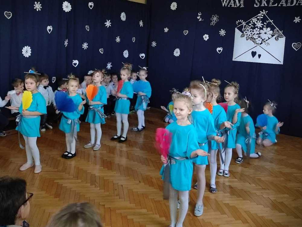 Hrubieszów: Przedszkolaki dla babci i dziadków [ZDJĘCIA]