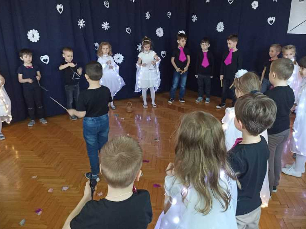Hrubieszów: Przedszkolaki dla babci i dziadków [ZDJĘCIA]