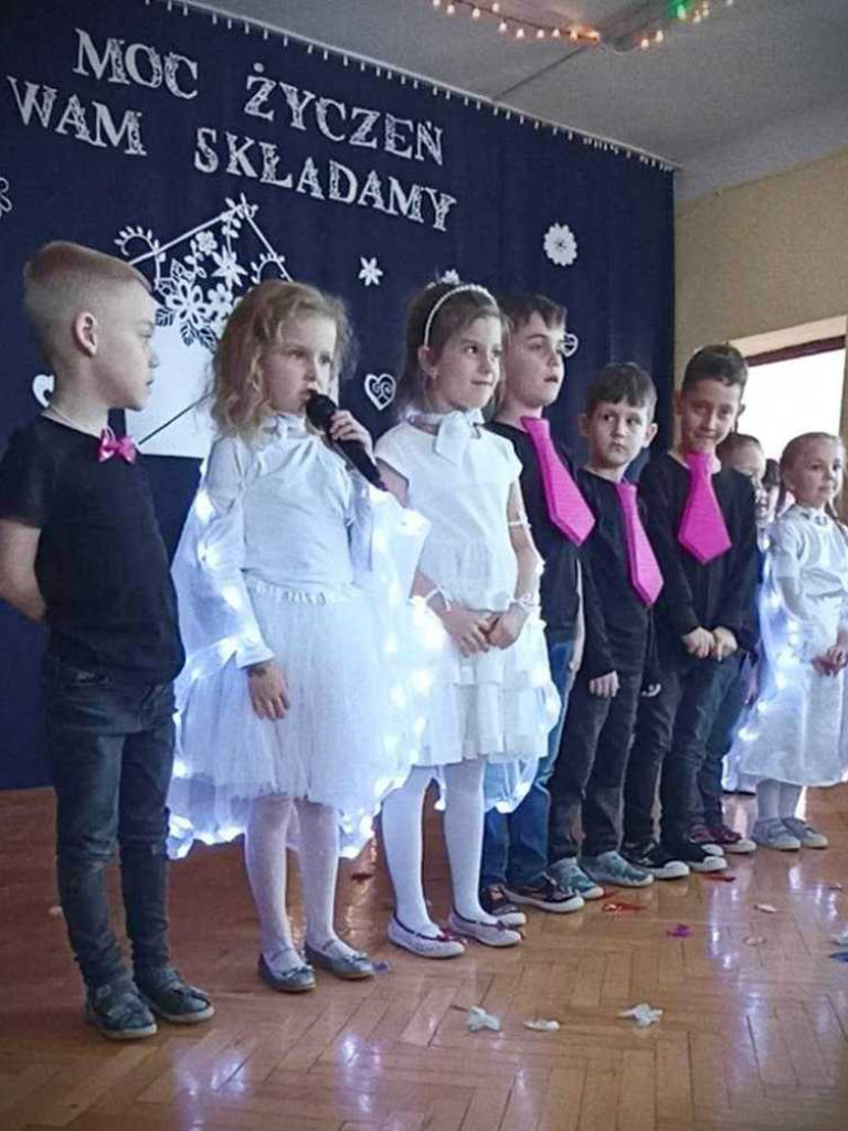 Hrubieszów: Przedszkolaki dla babci i dziadków [ZDJĘCIA]